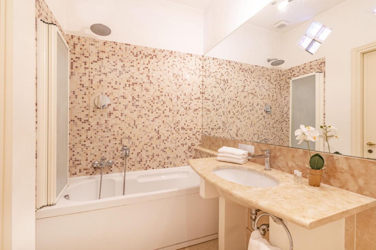 Residenza Centopietre - Dorsoduro By Wonderful Italy Venise Extérieur photo
