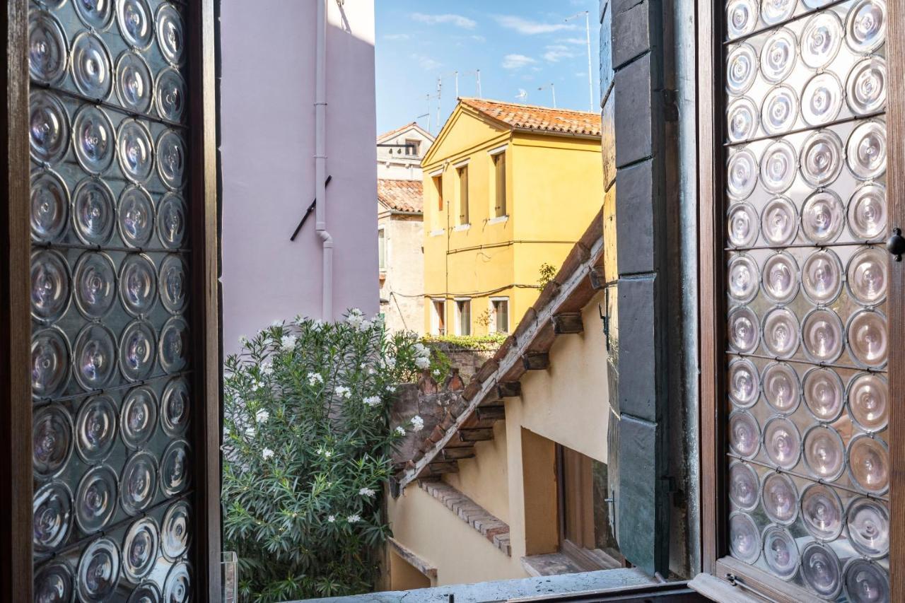 Residenza Centopietre - Dorsoduro By Wonderful Italy Venise Extérieur photo