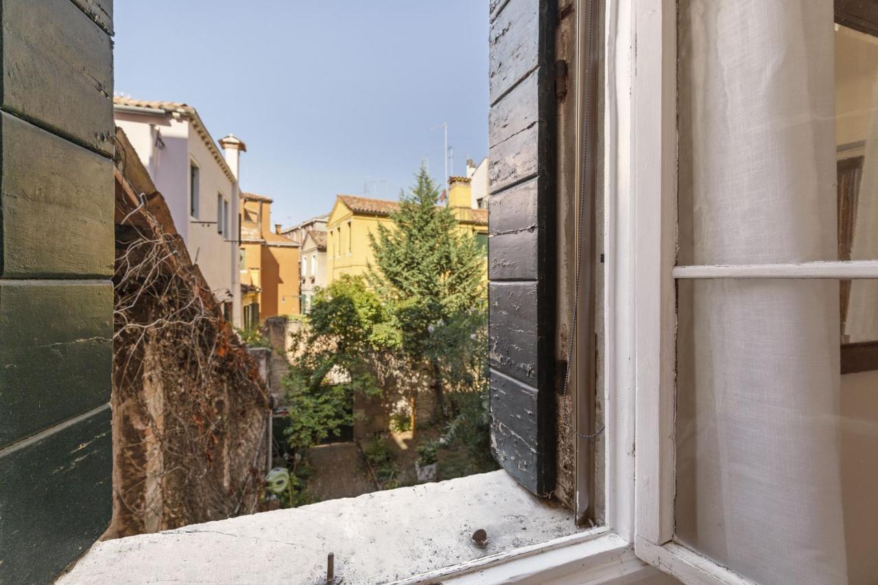 Residenza Centopietre - Dorsoduro By Wonderful Italy Venise Extérieur photo