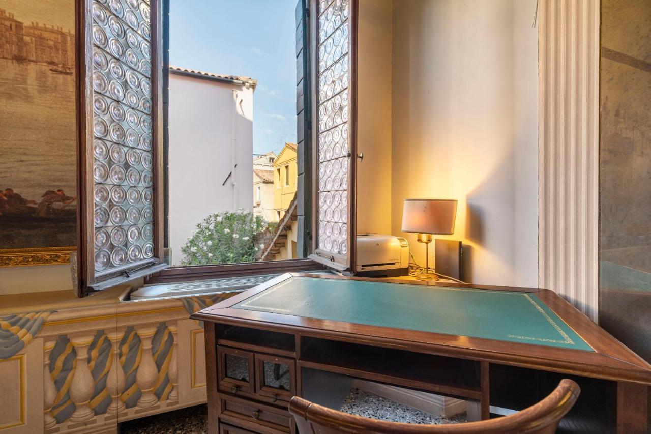 Residenza Centopietre - Dorsoduro By Wonderful Italy Venise Extérieur photo