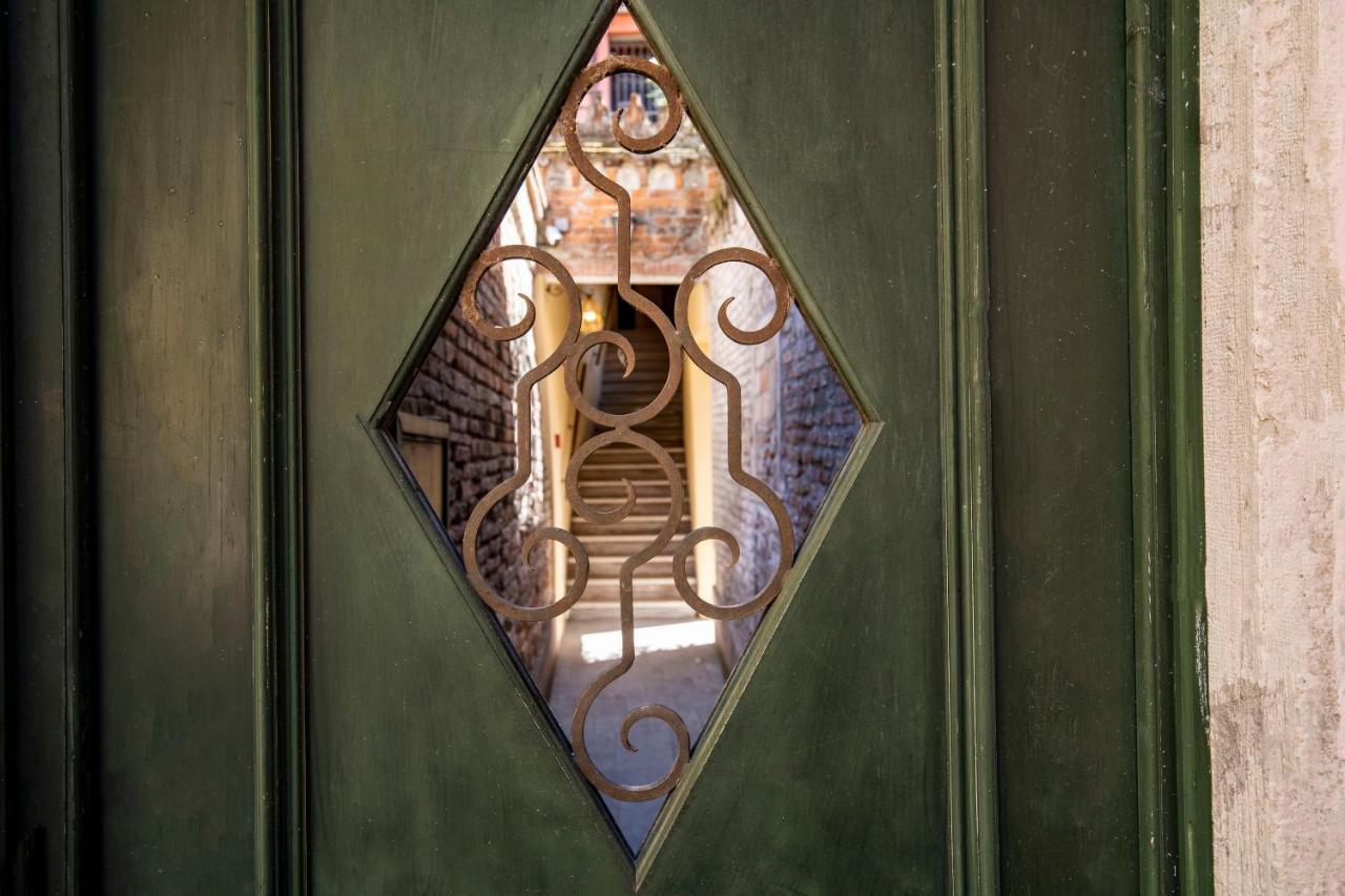 Residenza Centopietre - Dorsoduro By Wonderful Italy Venise Extérieur photo