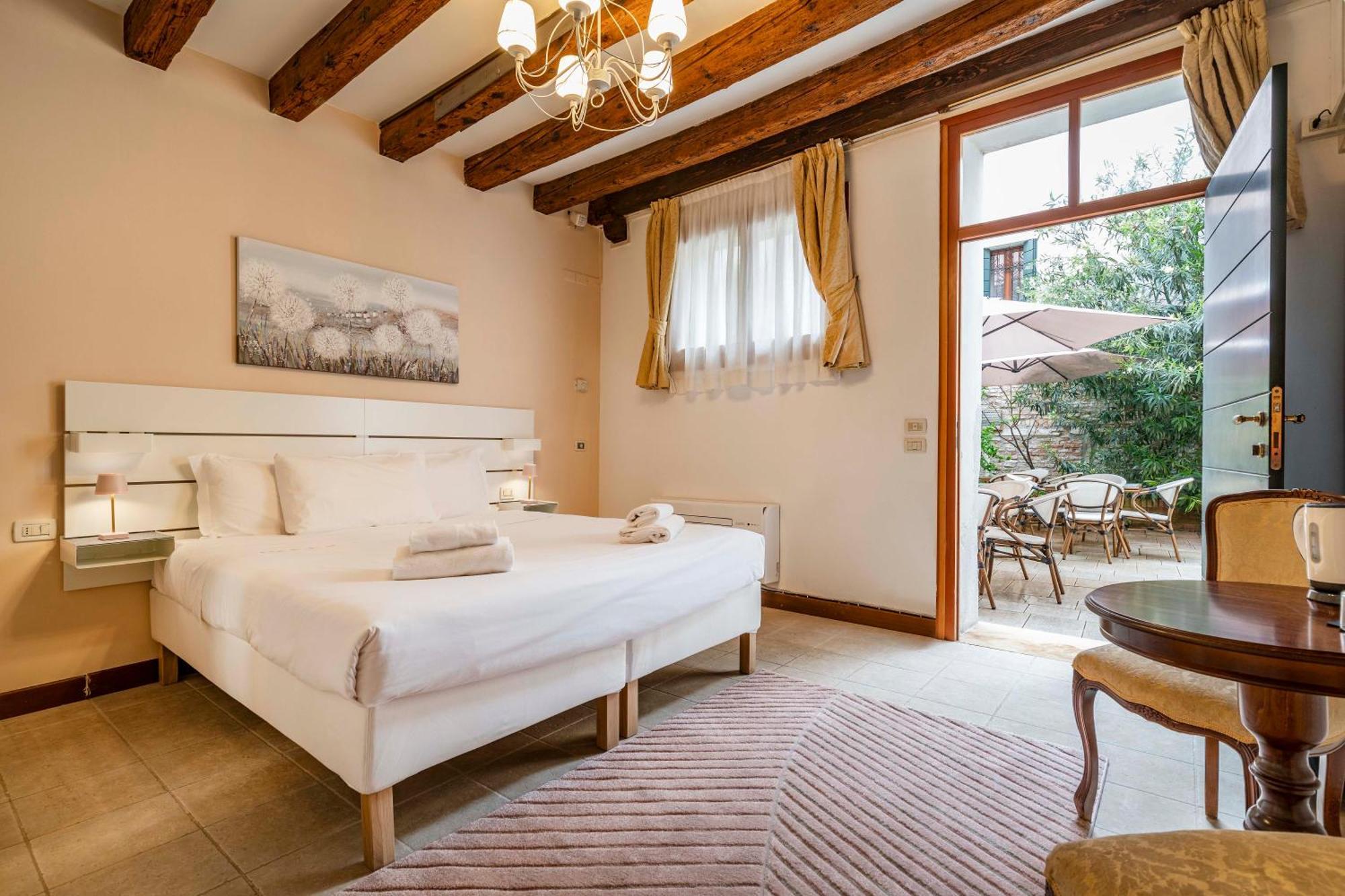 Residenza Centopietre - Dorsoduro By Wonderful Italy Venise Extérieur photo